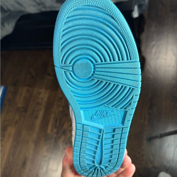 Jordan 1 Off-White UNC Size 6.5Y​​ - Picture 3 of 3